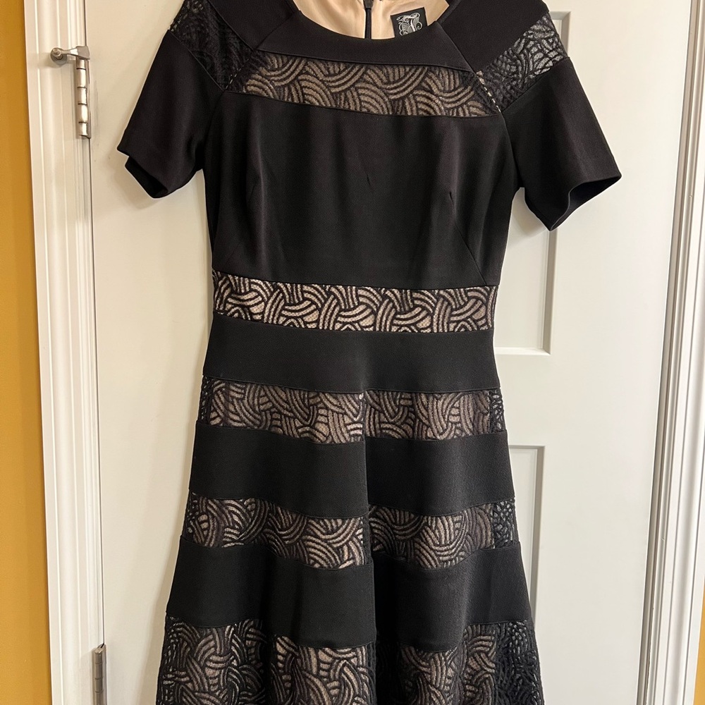 Jax‎ Elegant Black Lace Dress - Picture 2 of 8
